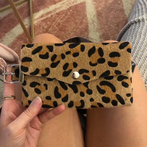 JUST IN Brand New Leopard Cheetah Print Belt Purse - Picture 3 of 6